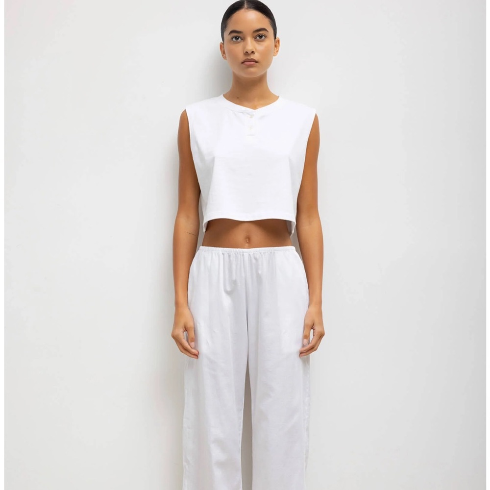 NWT LESET Margo Sleeveless Henley in white - large